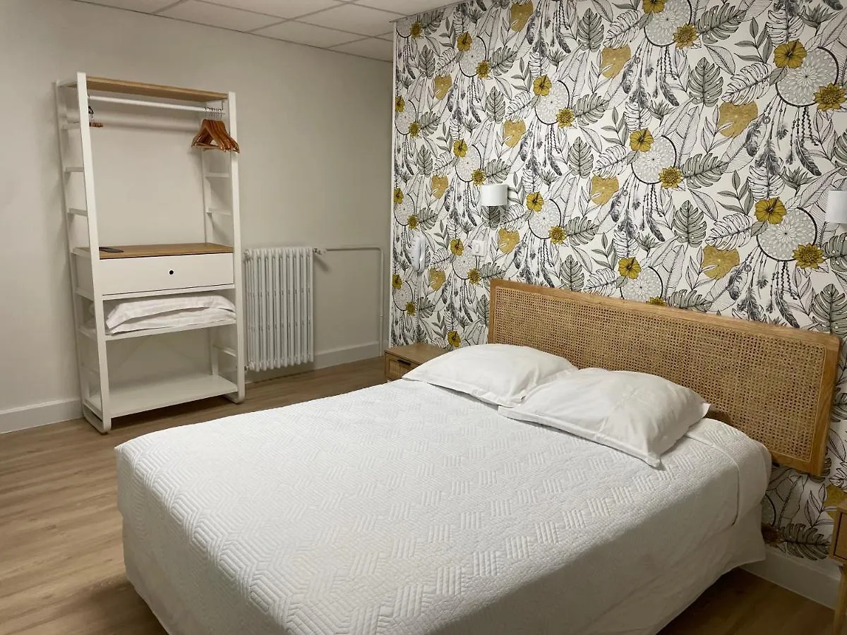 Levens Hotel La Vigneraie 2*,  צרפת