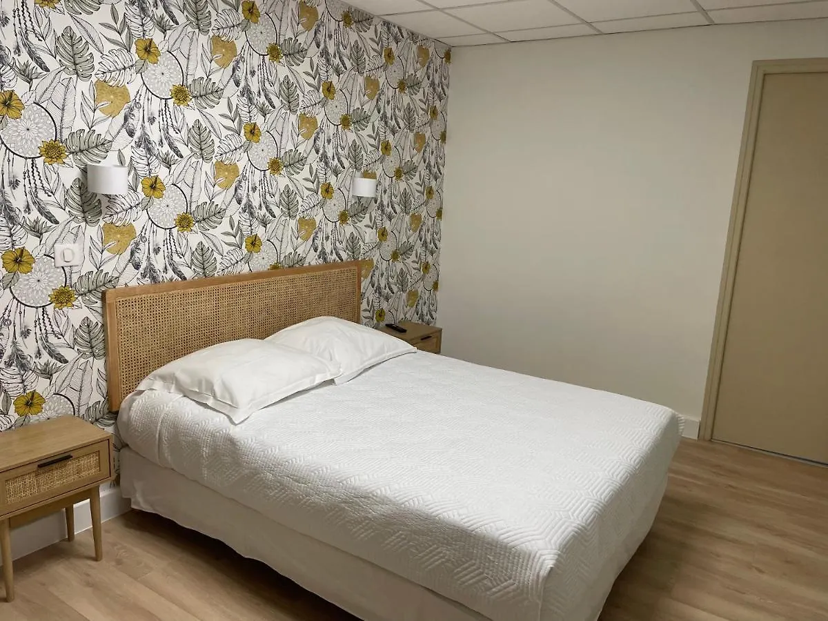 Levens Hotel La Vigneraie 2*,