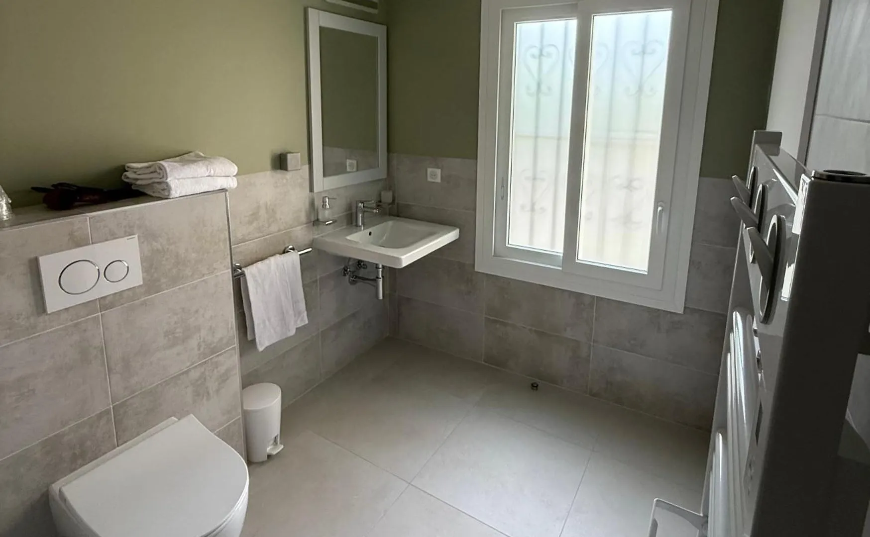 Levens Hotel La Vigneraie 2*,  צרפת