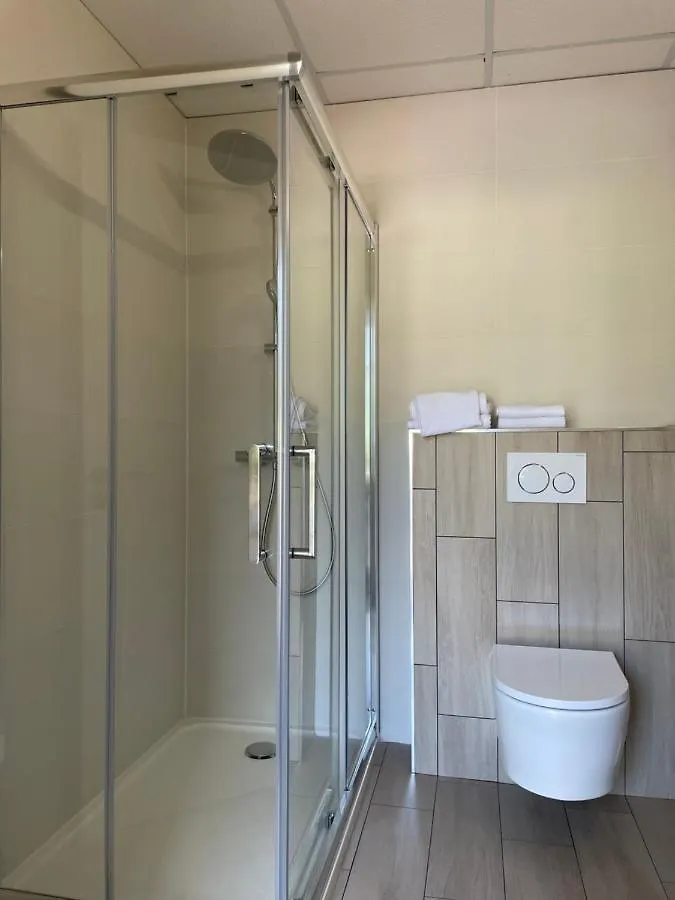 **  Hotel La Vigneraie Леван Франция